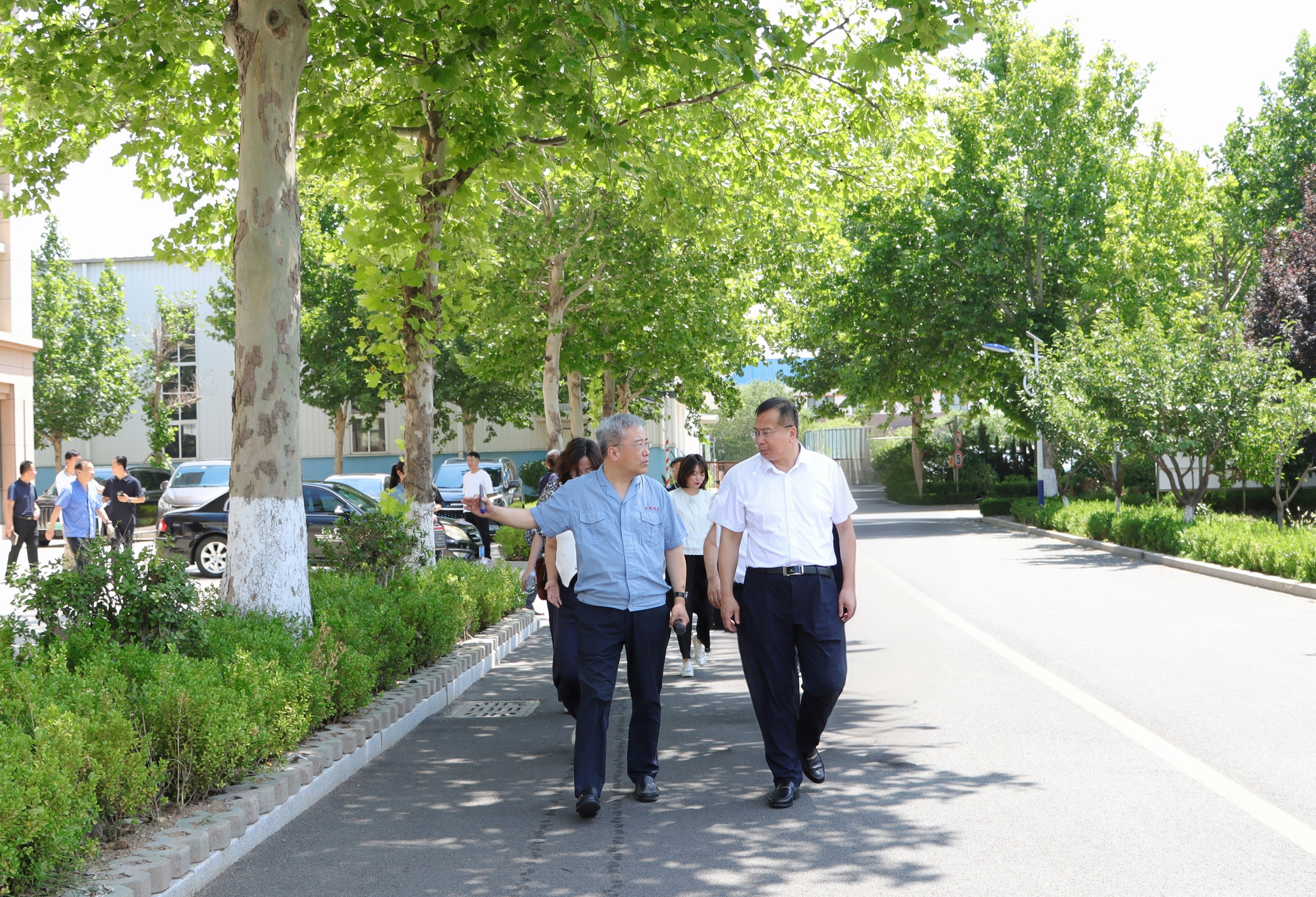 青島市科協黨組書記、主席王崇江一行 蒞臨青纜考察調研(圖1) 青島市科協黨組書記、主席王崇江一行 蒞臨青纜考察調研(圖1)